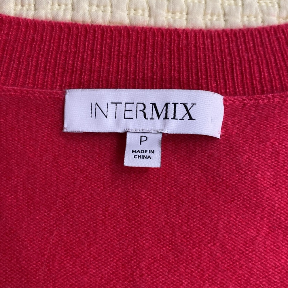 Intermix Roya Cashmere V-neck Button Front Size MP - Picture 2 of 12
